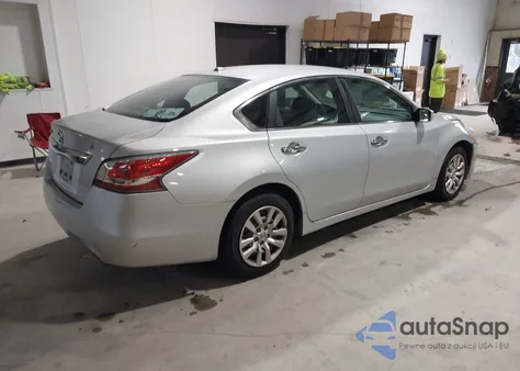 2015 Nissan Altima 2.5 S z USA, uszkodzony, nr VIN 1N4AL3AP8FC212733